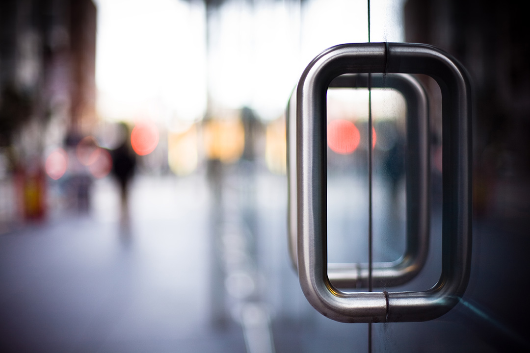 Door handle to building